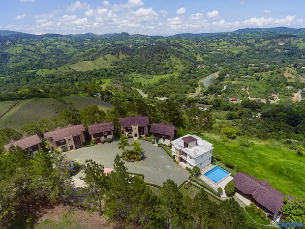 otros inmuebles - Propiedad Jarabacoa con 6 villas y 4 apartamentos 9
