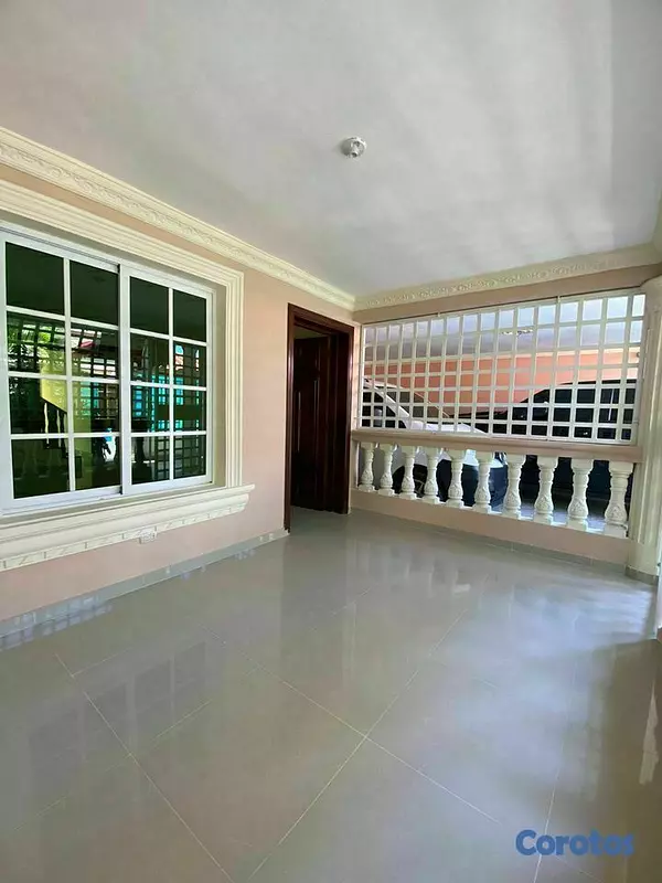 casas - Casa en venta con 4 Hab. piscina Mirador del este 5