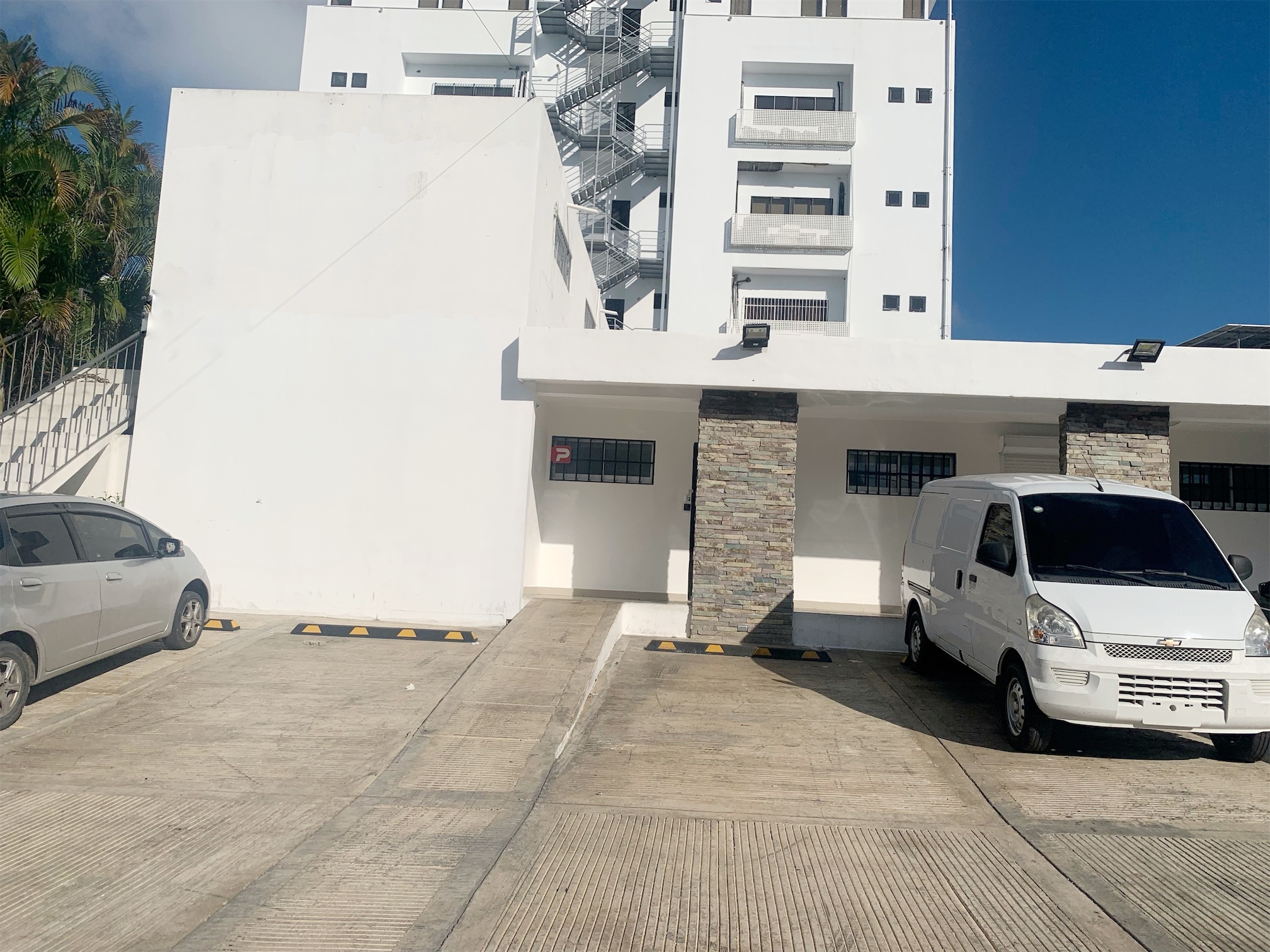 oficinas y locales comerciales - Local en segundo nivel prados  1