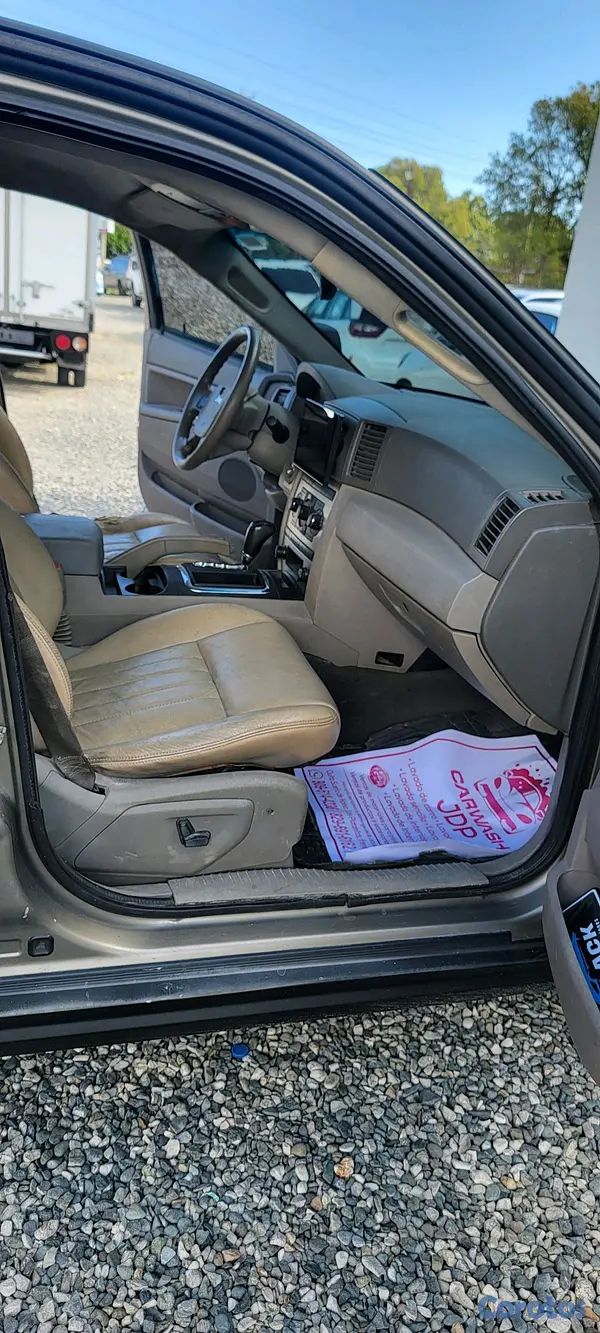 jeepetas y camionetas - JEEP GRAND CHEROKEE LAREDO 2006 5