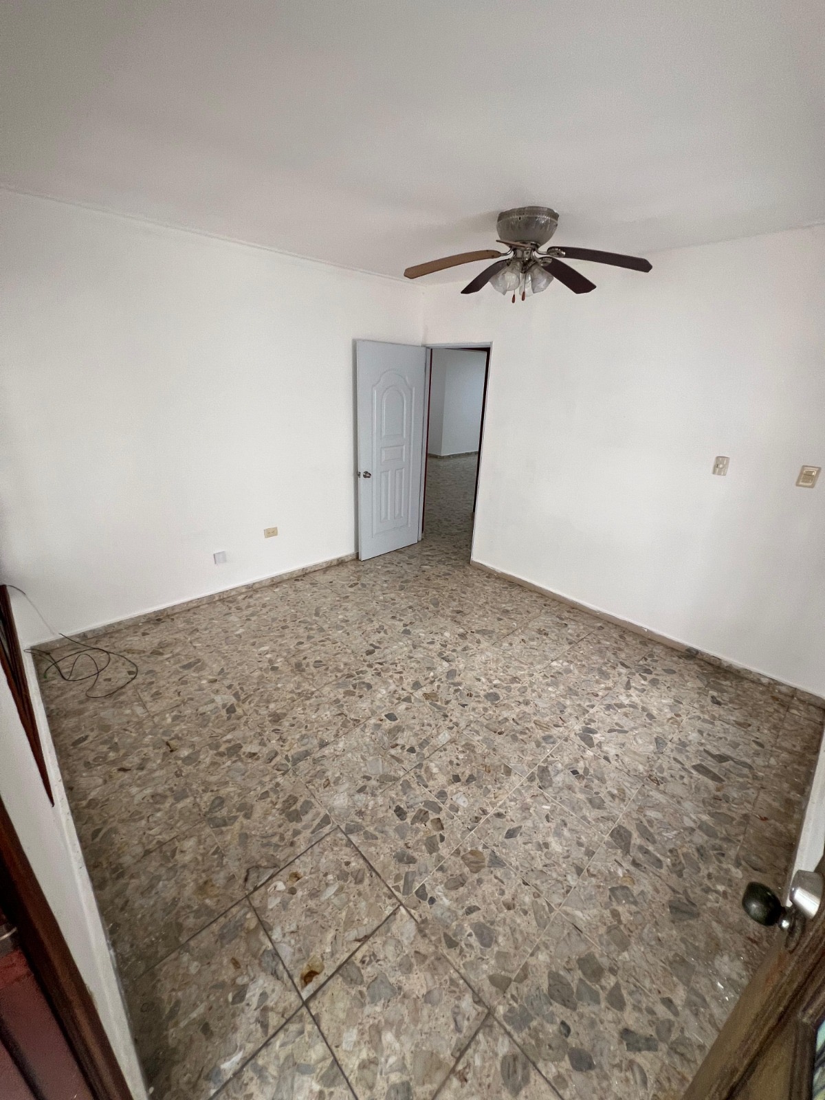 casas - Casa con fines comerciales en El Millón ubicada a  3