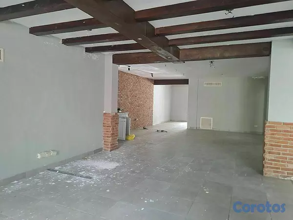 oficinas y locales comerciales - 🔵Alquilo Local 350 mts 1er piso en Julieta 5