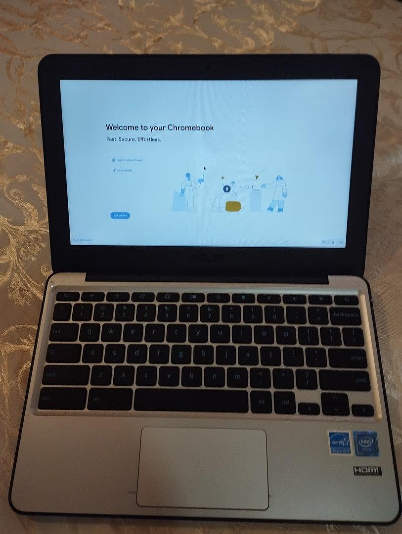 computadoras y laptops - Asus Chromebook C202SA-YS01 11.6" (Intel Celeron 2GB, 16GB eMMC, Dark Blue) 2