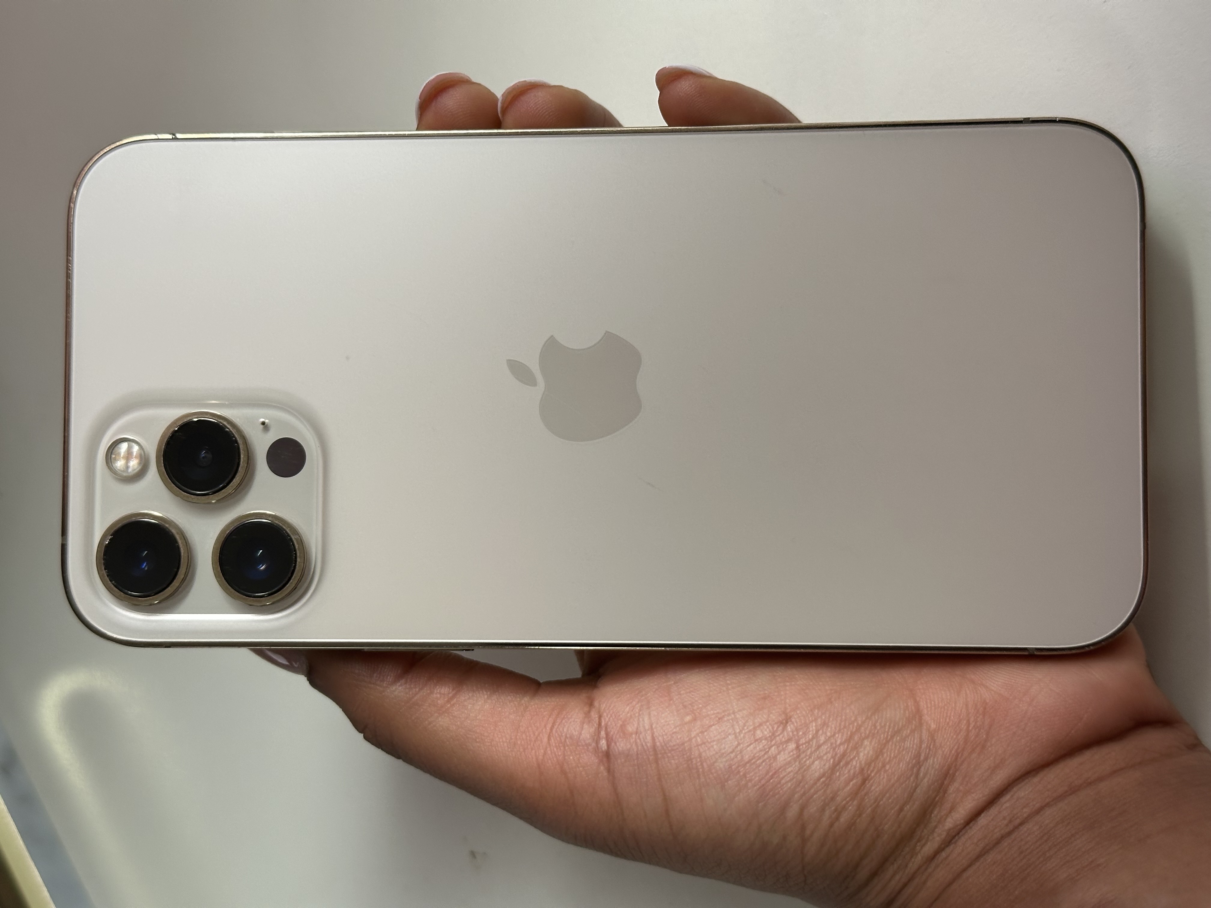 celulares y tabletas - iPhone 12 Pro Max 
 1