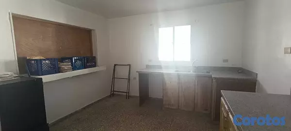 oficinas y locales comerciales - En Independencia, 105m2 ideal para local o tienda 2