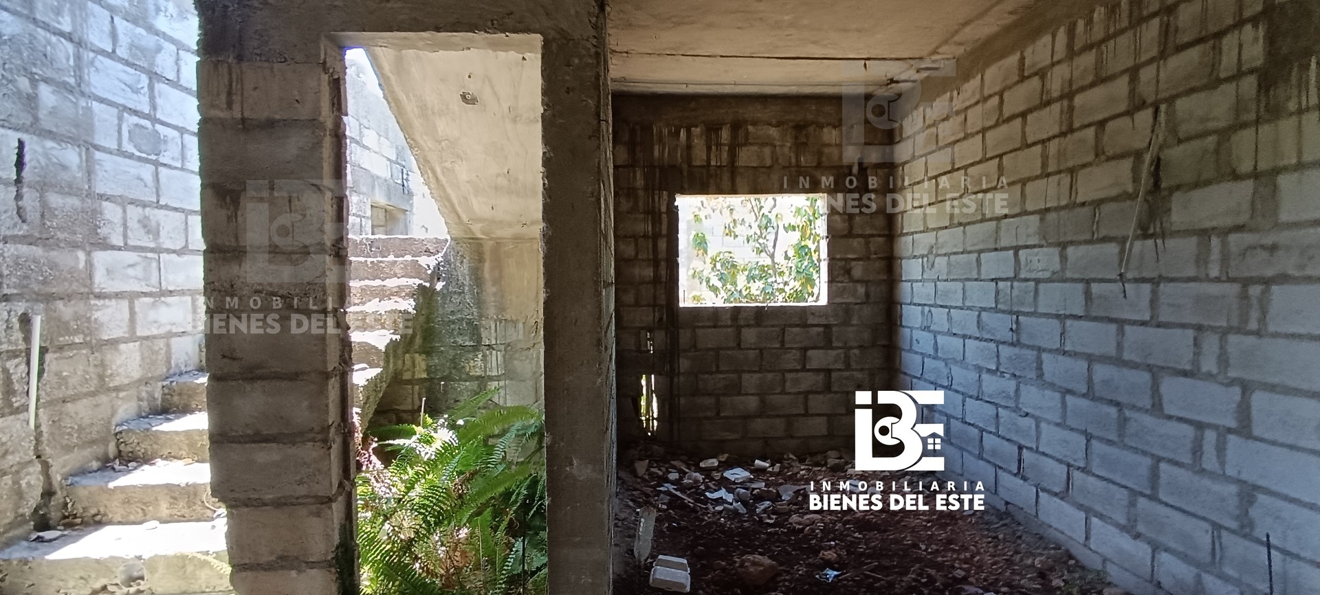 casas - VENDO... Amplia Mejora Con Su Titulo en Residencial Naime Etapa Tres, San Pedro  3