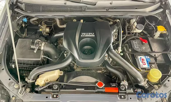 jeepetas y camionetas - Isuzu DMAX LS 2020 11