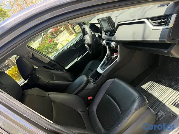 jeepetas y camionetas - Toyota rav4 2022 4