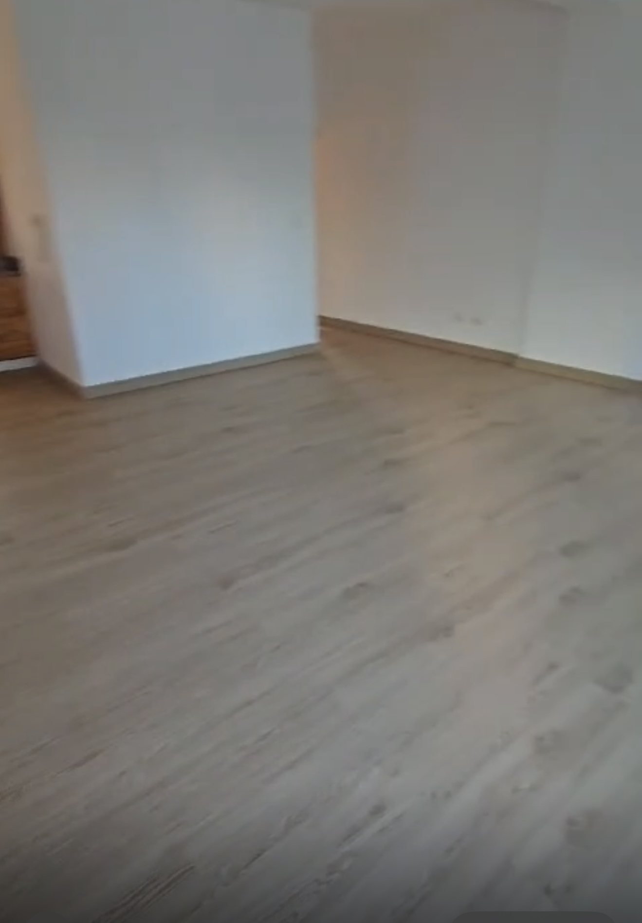 apartamentos - Alquiló segundo nivel en el millón tres hab 2.5 ba 6