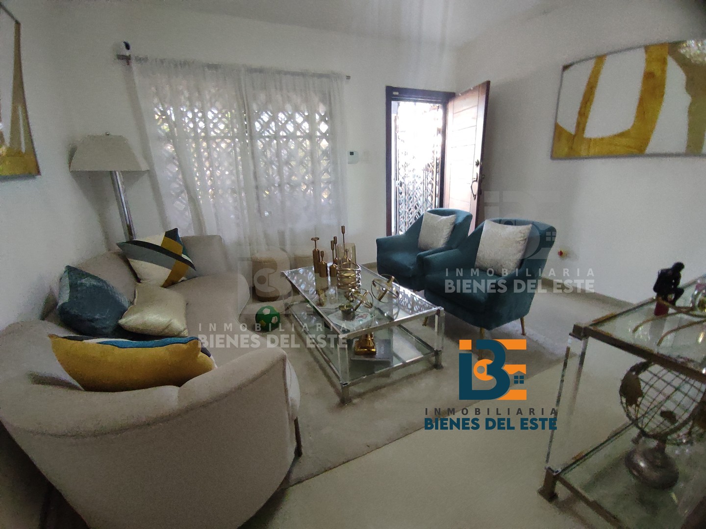 casas - Vendo Casa de 2 Niveles con Cinco Habitacione y Finos Detalles  2