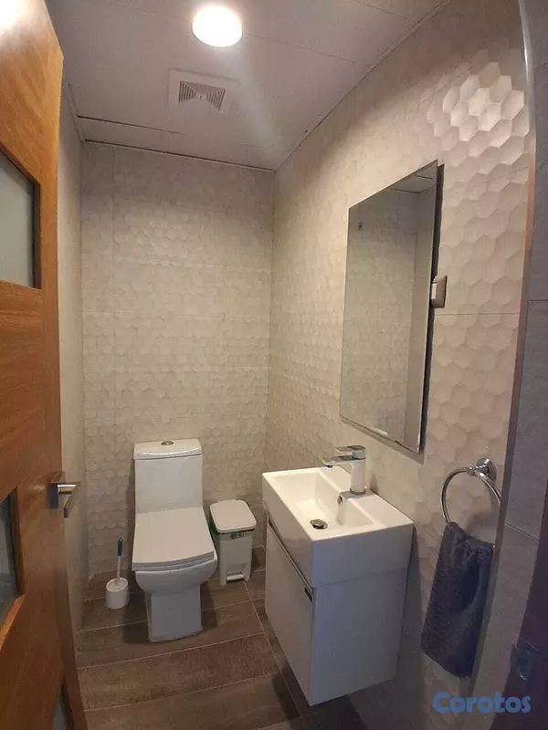 apartamentos - Apartamento Amueblado en piantini    US$ 2,500  (2 7