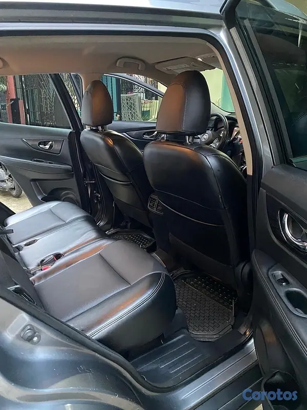 jeepetas y camionetas - Nissan ROGUÉ SV 2017 la más nueva 13