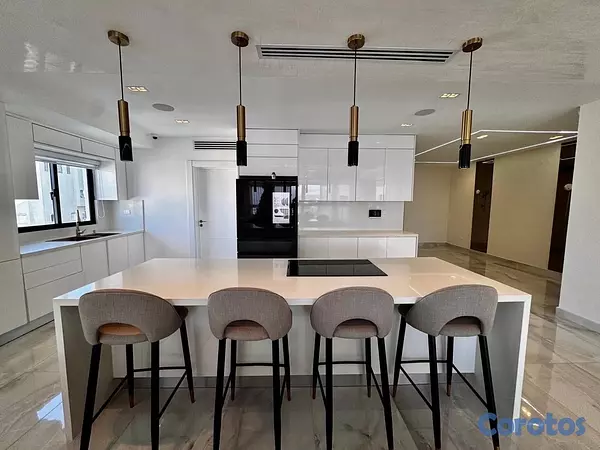 apartamentos - Penthouse con jacuzzi privado, 4 habitaciones, 3 parqueos  4