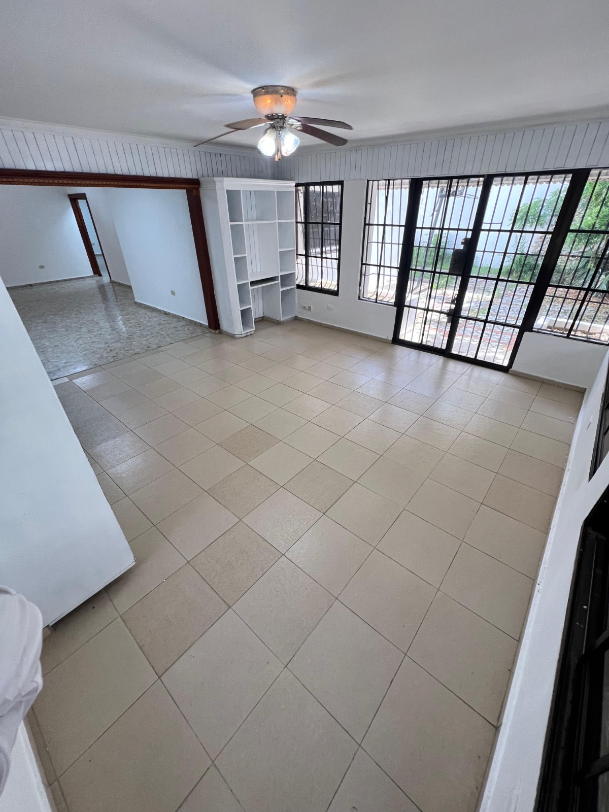 casas - Casa con fines comerciales en El Millón ubicada a  4