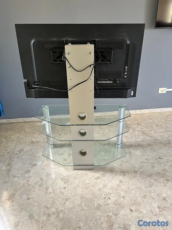 electrodomesticos - Mesa de Cristal + TV Sanyo 40 pulgadas 2