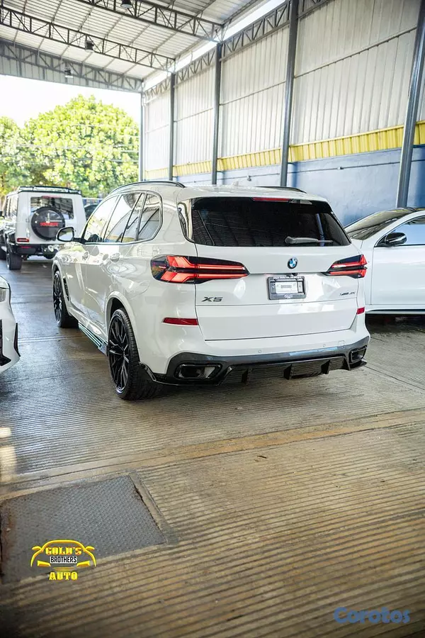 jeepetas y camionetas - BMW X5 Xdrive40i M Package 2024 Clean Carfax Recie 4