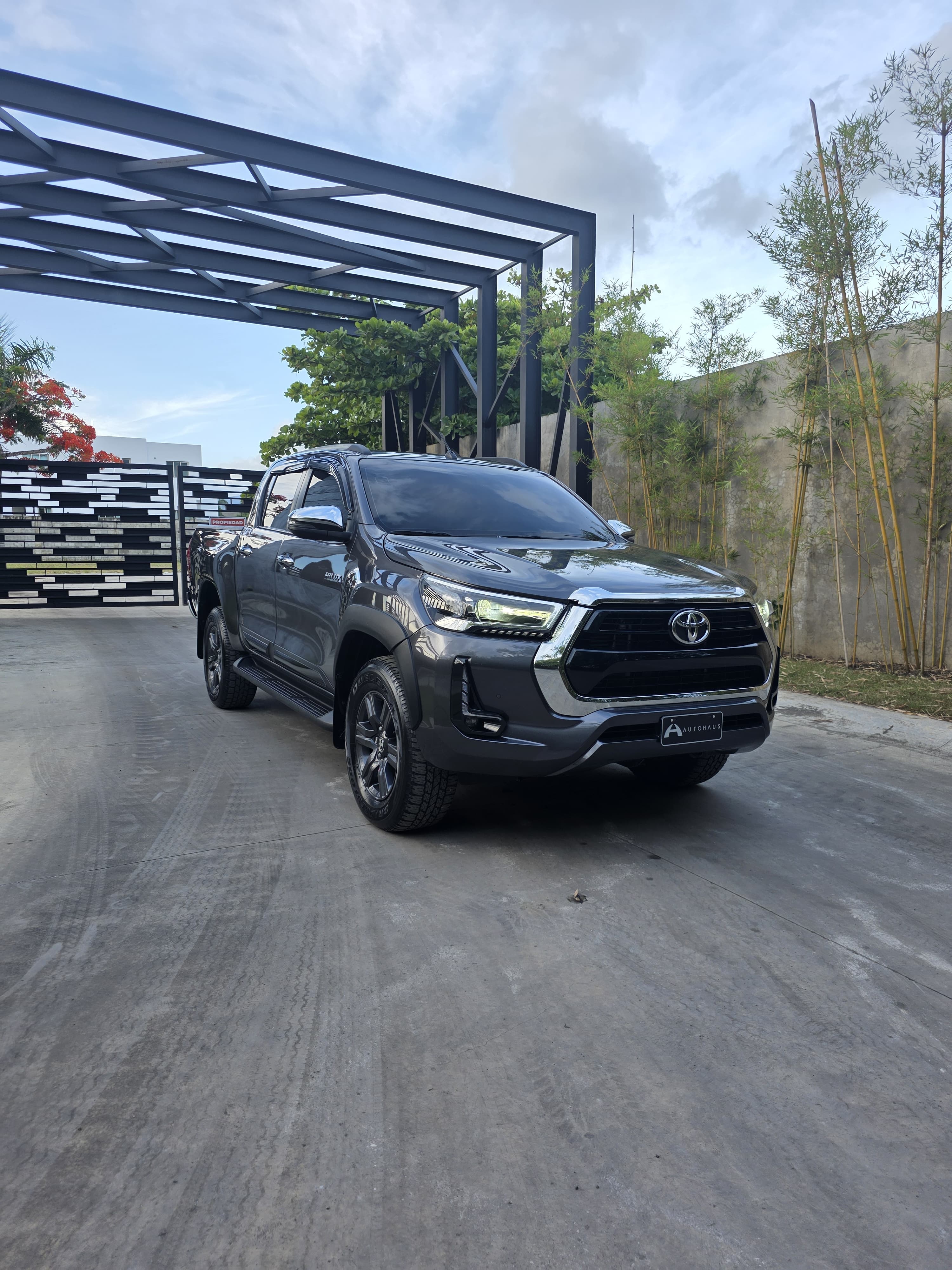 jeepetas y camionetas - Toyota hilux 2023 0