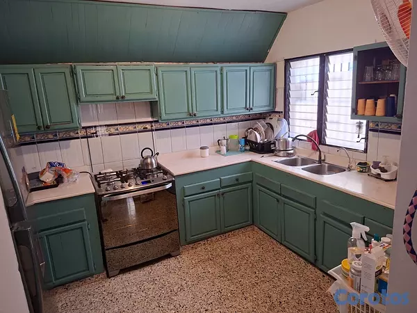 casas - Vendo Casa en el Residencial Puerta de Hierro, Santo Domingo  9