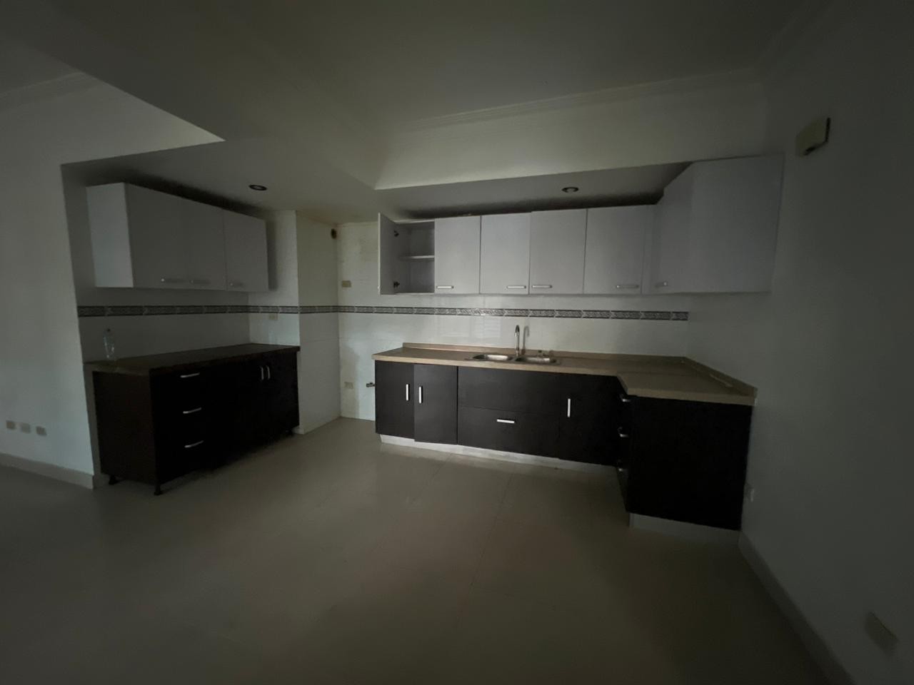 apartamentos - Se Alquila Apartamento en Gazcue D.N. Santo Domingo, justamente frente bella Art 7