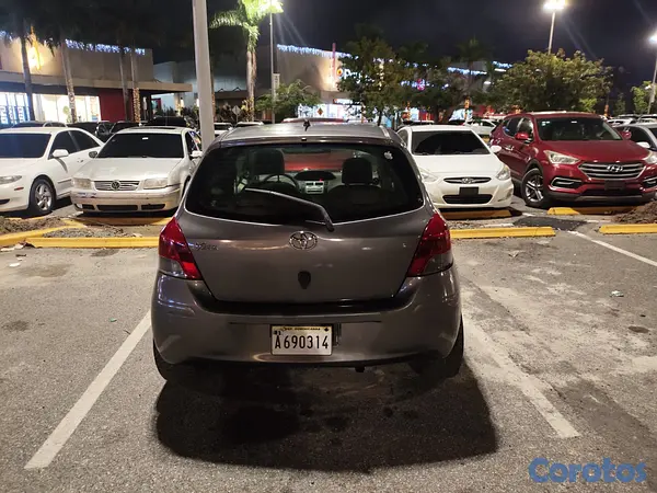 carros - Toyota Vitz 2010 6