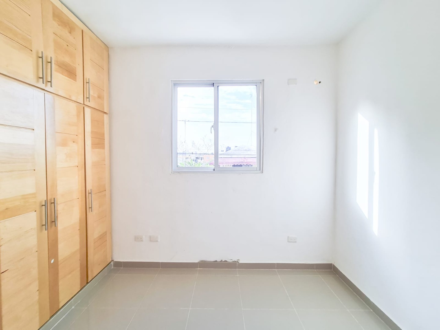 casas - Casas de 2 niveles en proyecto cerrado con piscina y Gymnasio, Aut. San Isidro 4