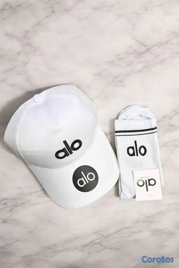 ropa para mujer - ✨ Set Alo – Gorra + Medias (Negro y Blanco) ✨
 2