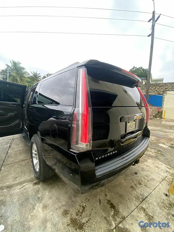 jeepetas y camionetas - chevolet suburban 2018 7