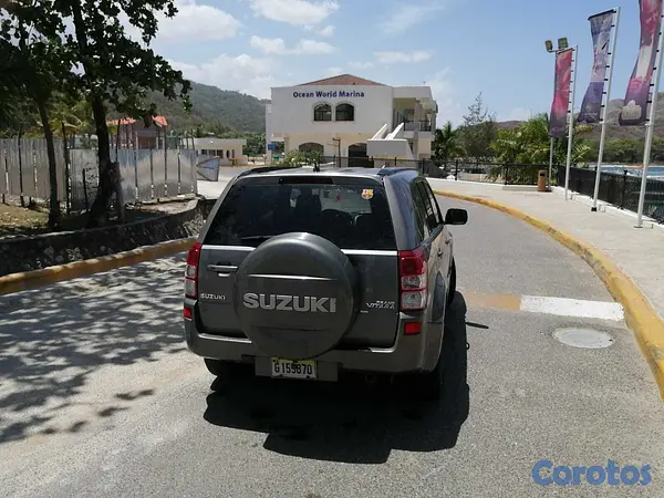 jeepetas y camionetas - Vendo Jeepeta Suzuki Grand Vitara  4