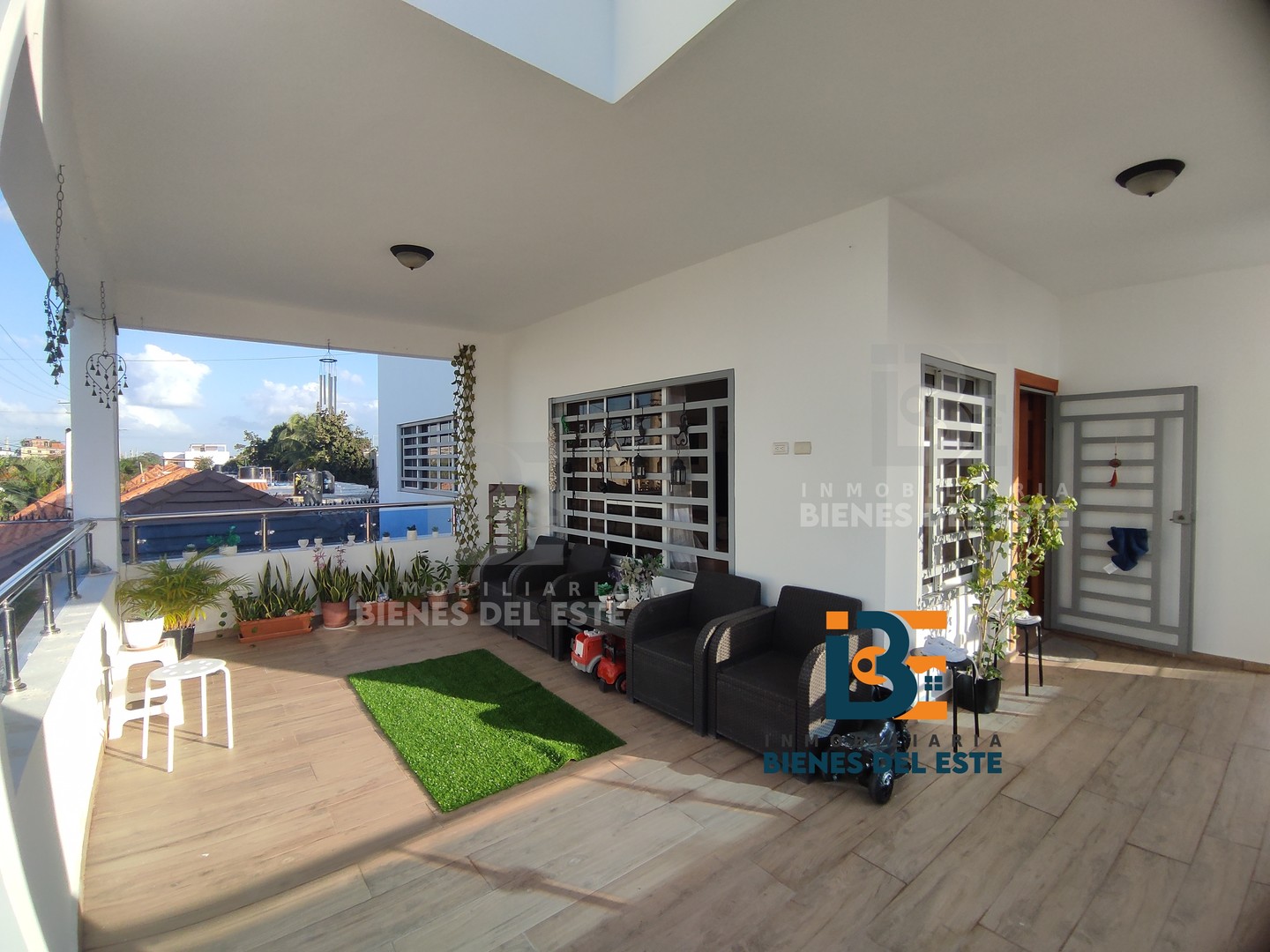 casas - Vendo Casa de 2 Niveles con Cinco Habitacione y Finos Detalles  3