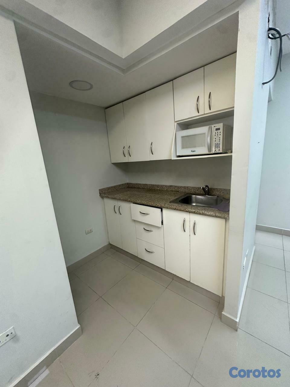 oficinas y locales comerciales - Alquilo local en Ensanche Julieta ideal para Consultorio o Oficina 4