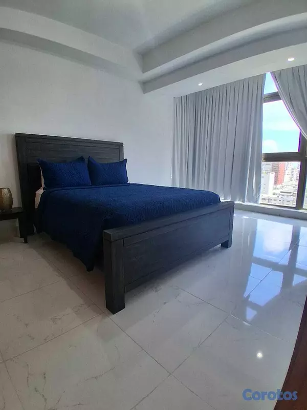 apartamentos - Apartamento Amueblado en piantini    US$ 2,500  (2 8