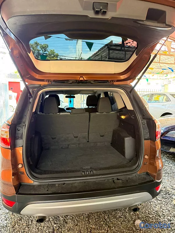 jeepetas y camionetas - Venta de traspaso. Ford Escape SE 2017 9