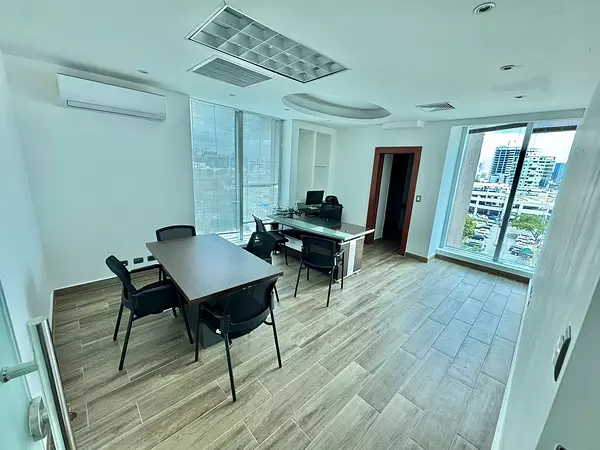 oficinas y locales comerciales - Alquilo Oficina Corporativa en La Esperilla 4