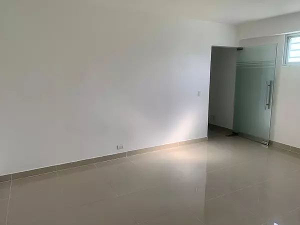 oficinas y locales comerciales - Local céntrico en el Millon  8
