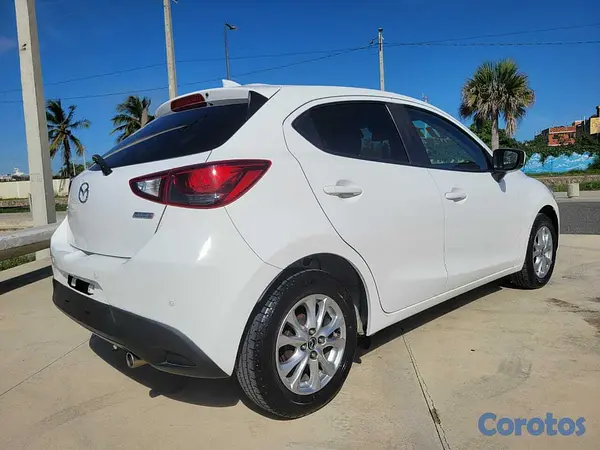 carros - Mazda Demio 2019 8
