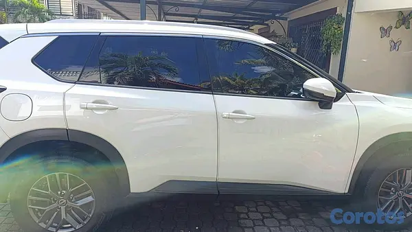jeepetas y camionetas - nissan xtrail 2023 sense
 2