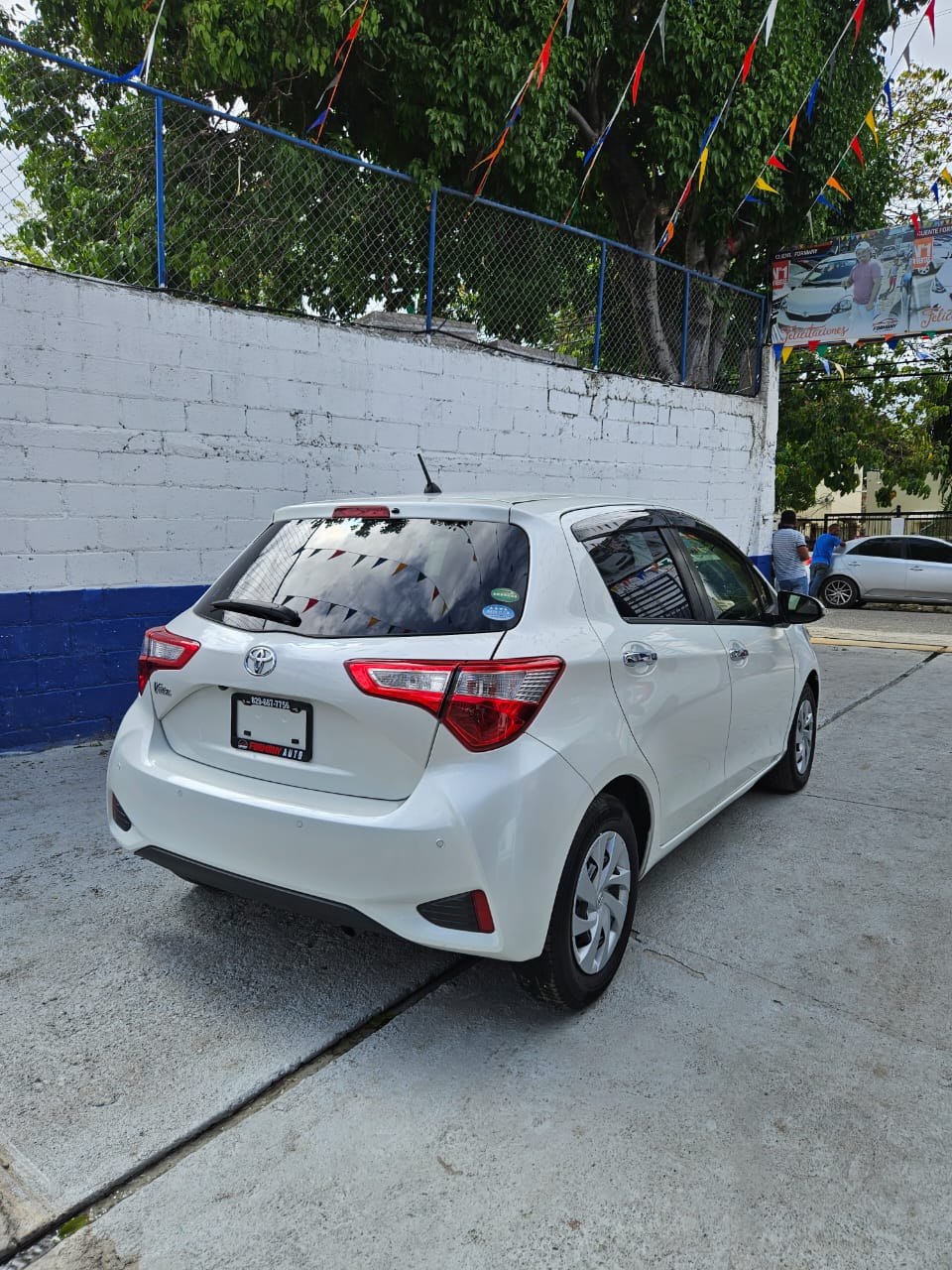 carros - TOYOTA VITZ 3