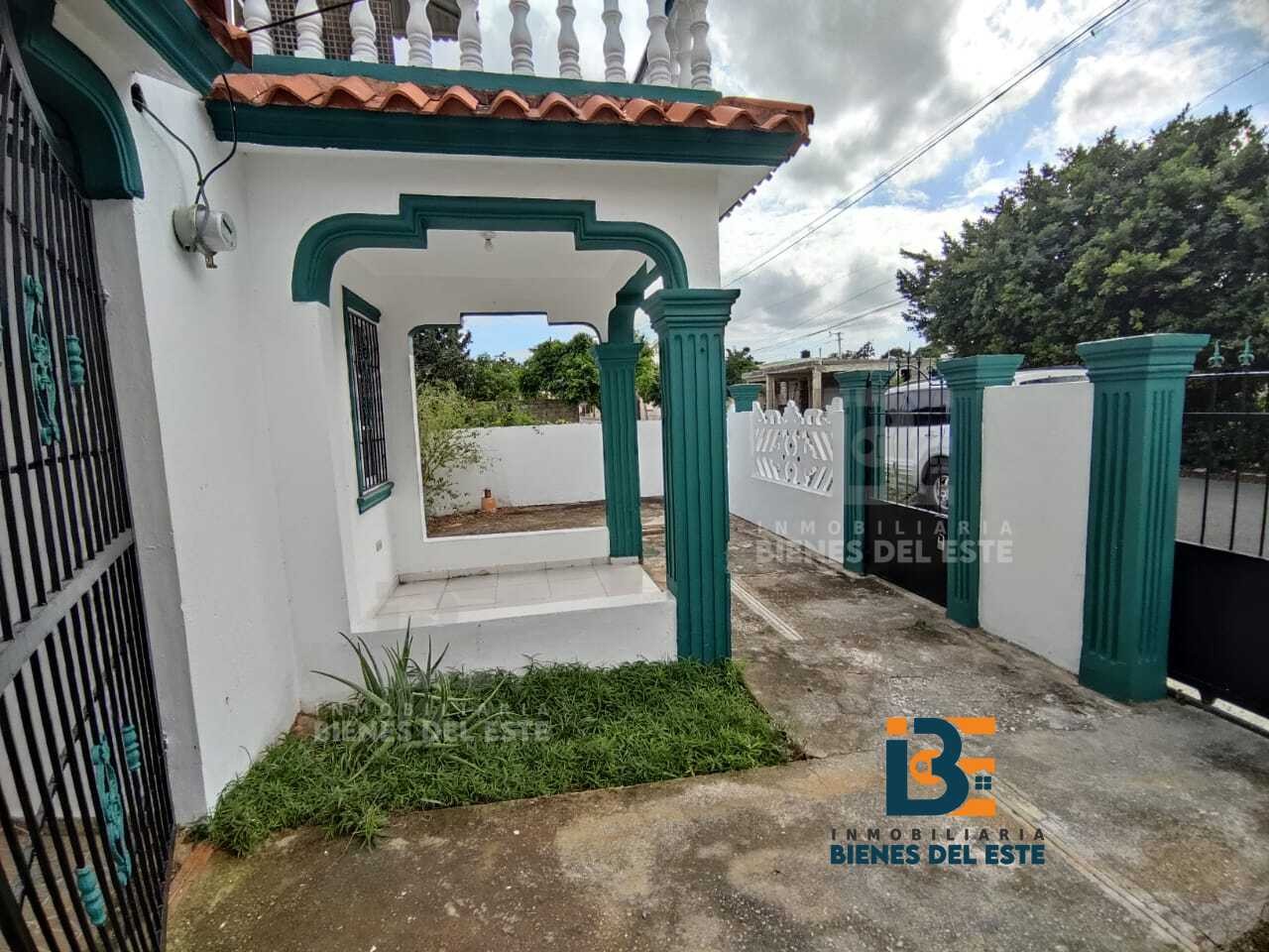 casas - Casa de Dos Niveles con Amplio Patio, 305 Metros de solar 6