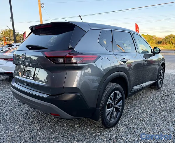 jeepetas y camionetas - Nissan Rogue SV 2021 
 5