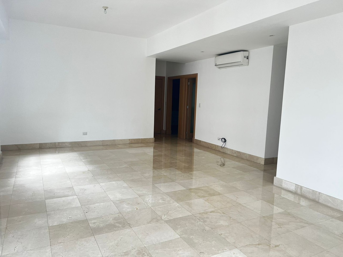 apartamentos - AMPLIO APARTAMENTO EN  ALQUILER  CON HERMOSA VISTA AL MAR EN EL ENSANCHE PARAISO 6