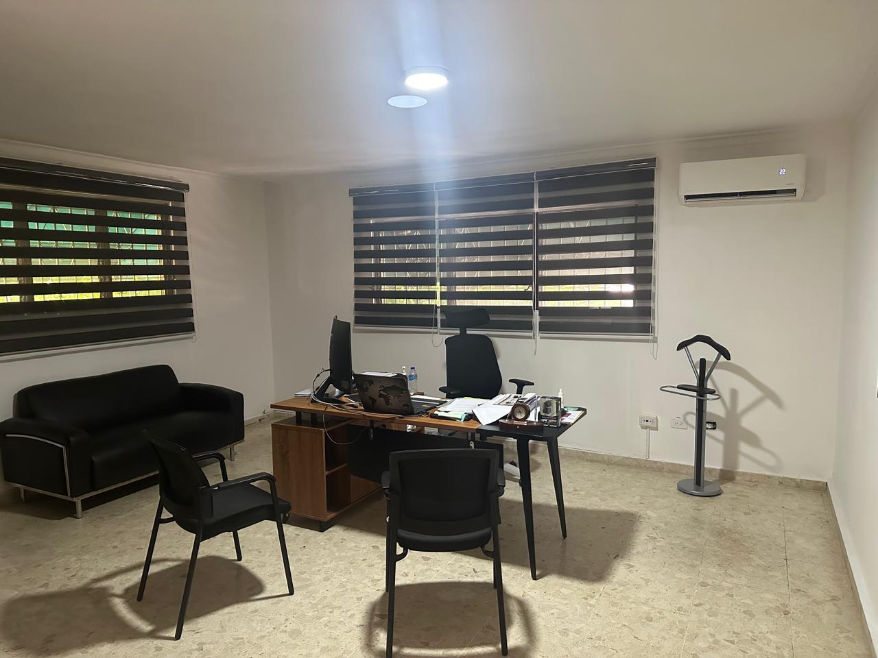 casas -  Casa de 3 niveles en La Castellana, 4 HABS., 350 Mts.2 de OPORTUNIDAD 7