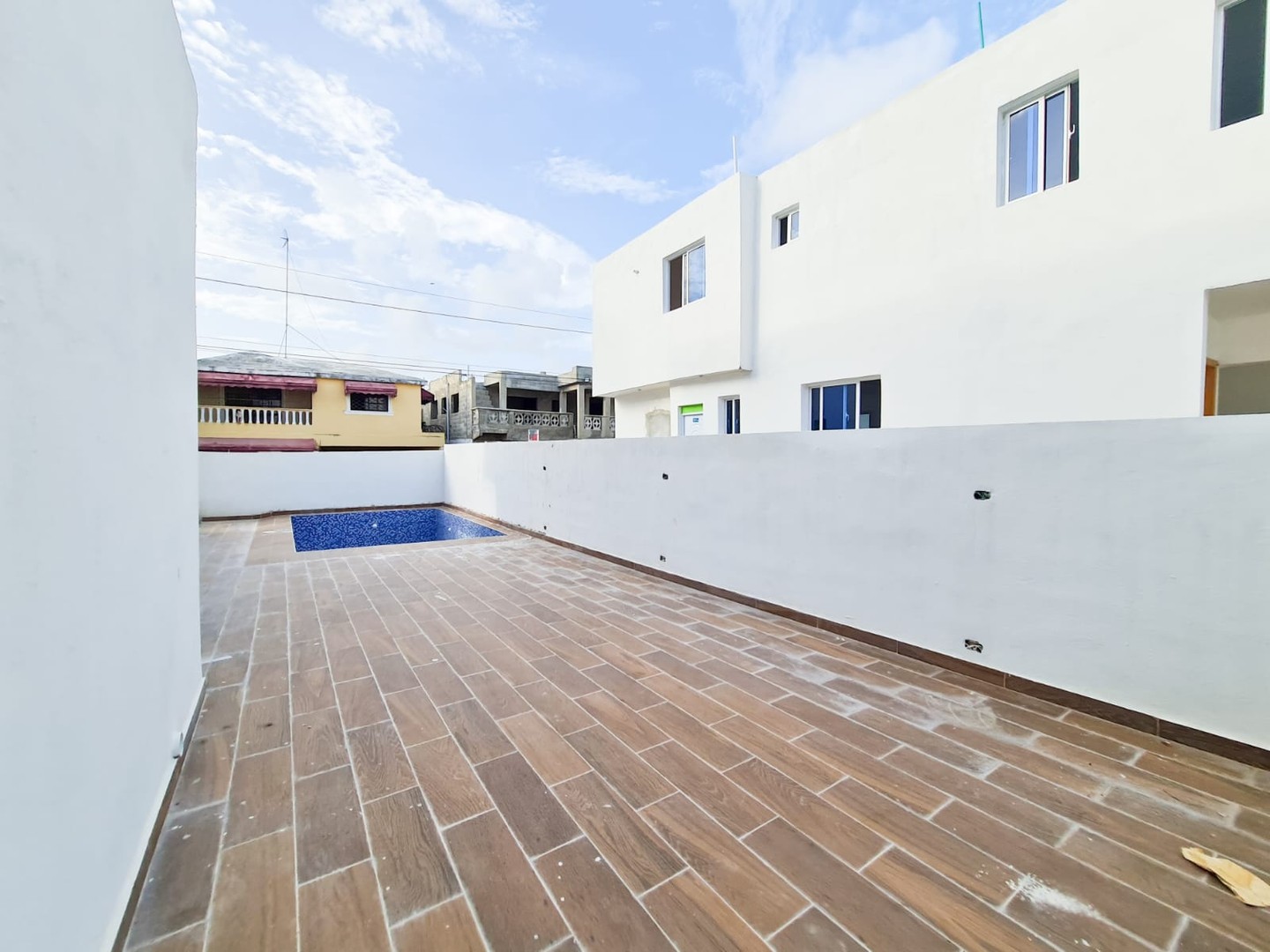 casas - Casas de 2 niveles en proyecto cerrado con piscina y Gymnasio, Aut. San Isidro 5