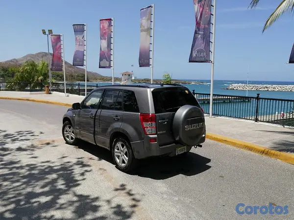 jeepetas y camionetas - Vendo Jeepeta Suzuki Grand Vitara  5
