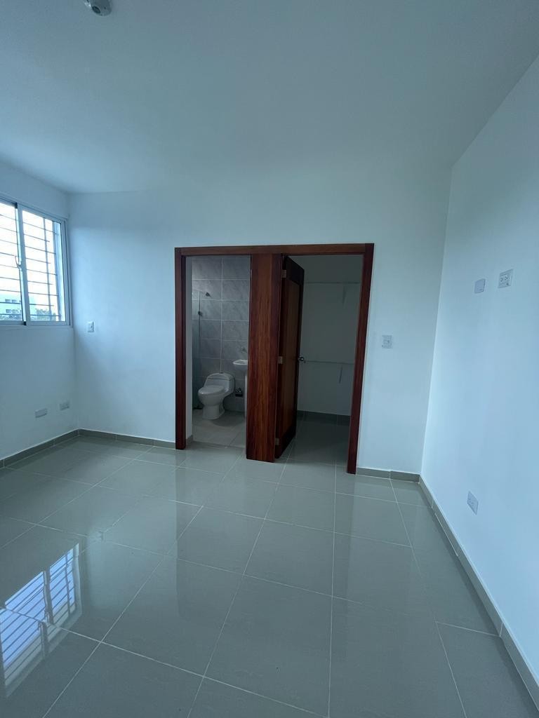 apartamentos - Vendo apartamento en 3er nivel ubicado en los Llanos de Gurabo 2