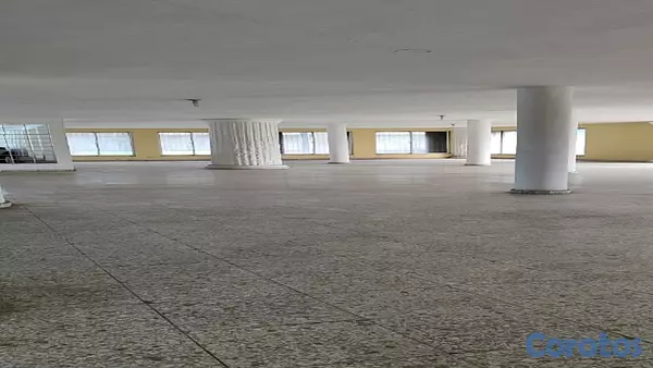 oficinas y locales comerciales - Alquilo Edificio de 4 pisos amplios, Próximo a la 27 Super Céntrico!!!! 6