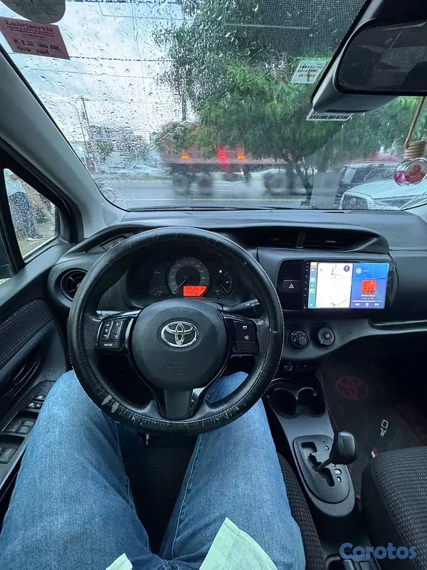 carros - Toyota Vitz 4WD 2018 10