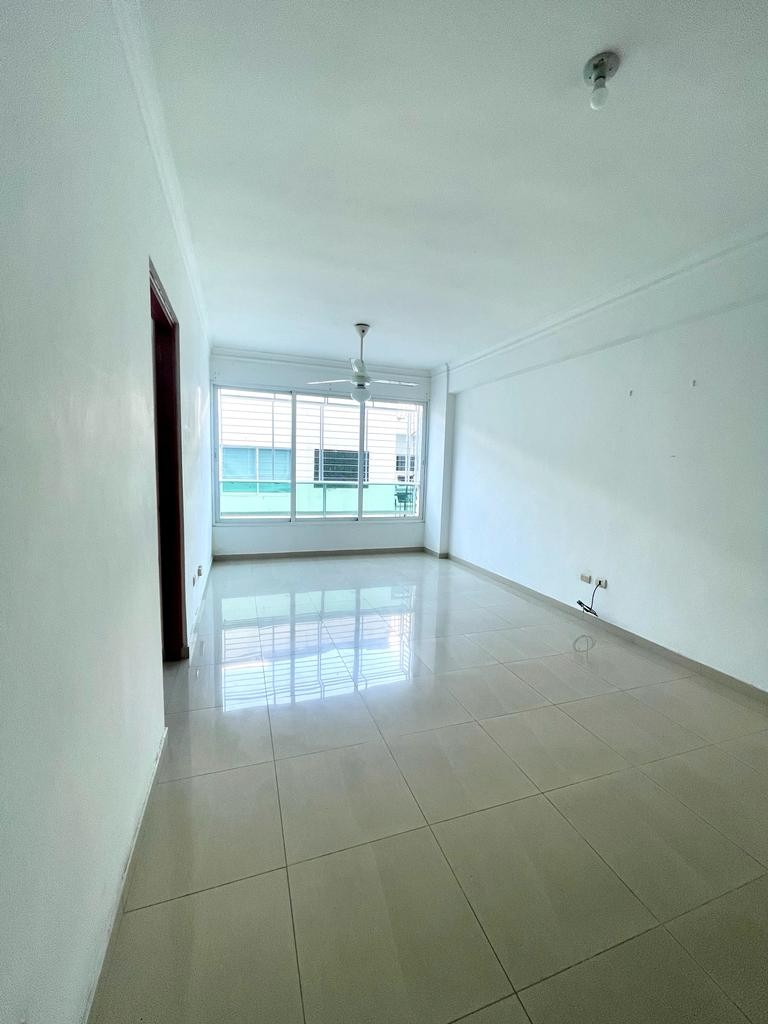 apartamentos - Alquilo apartamento con línea blanca en Gazcue 