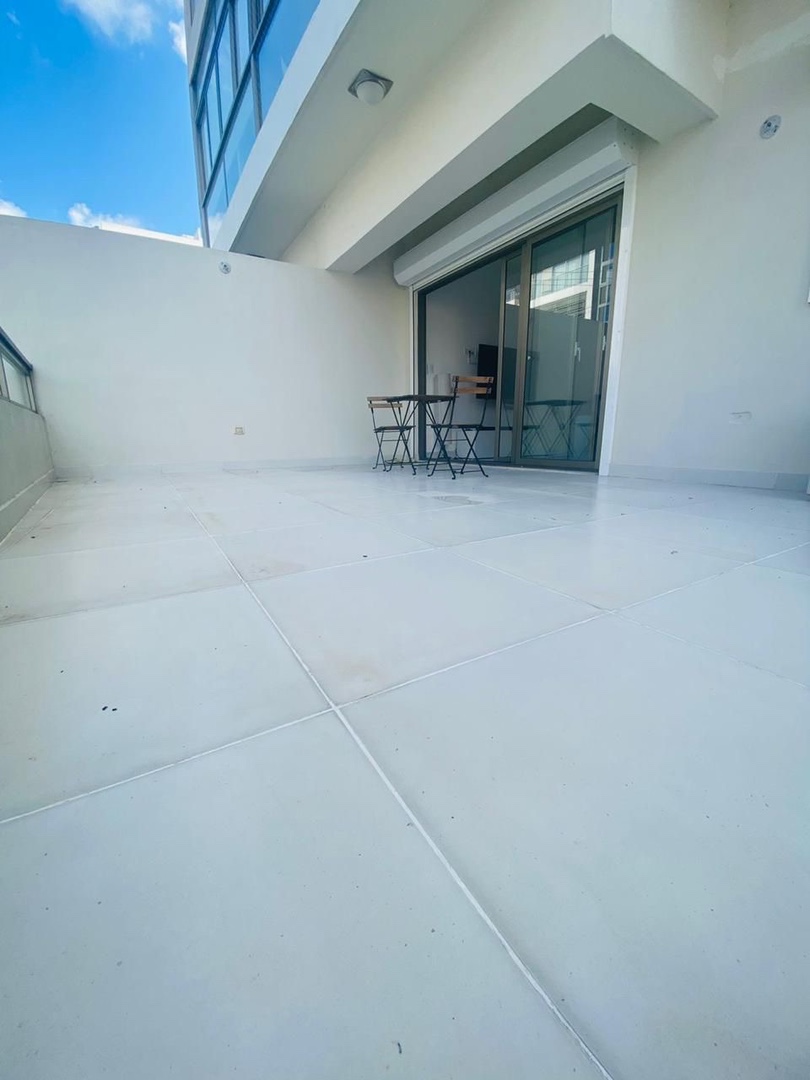 apartamentos - Vendo en el millón segunda con terraza una habitación 1.5 baños parqueo techado  0