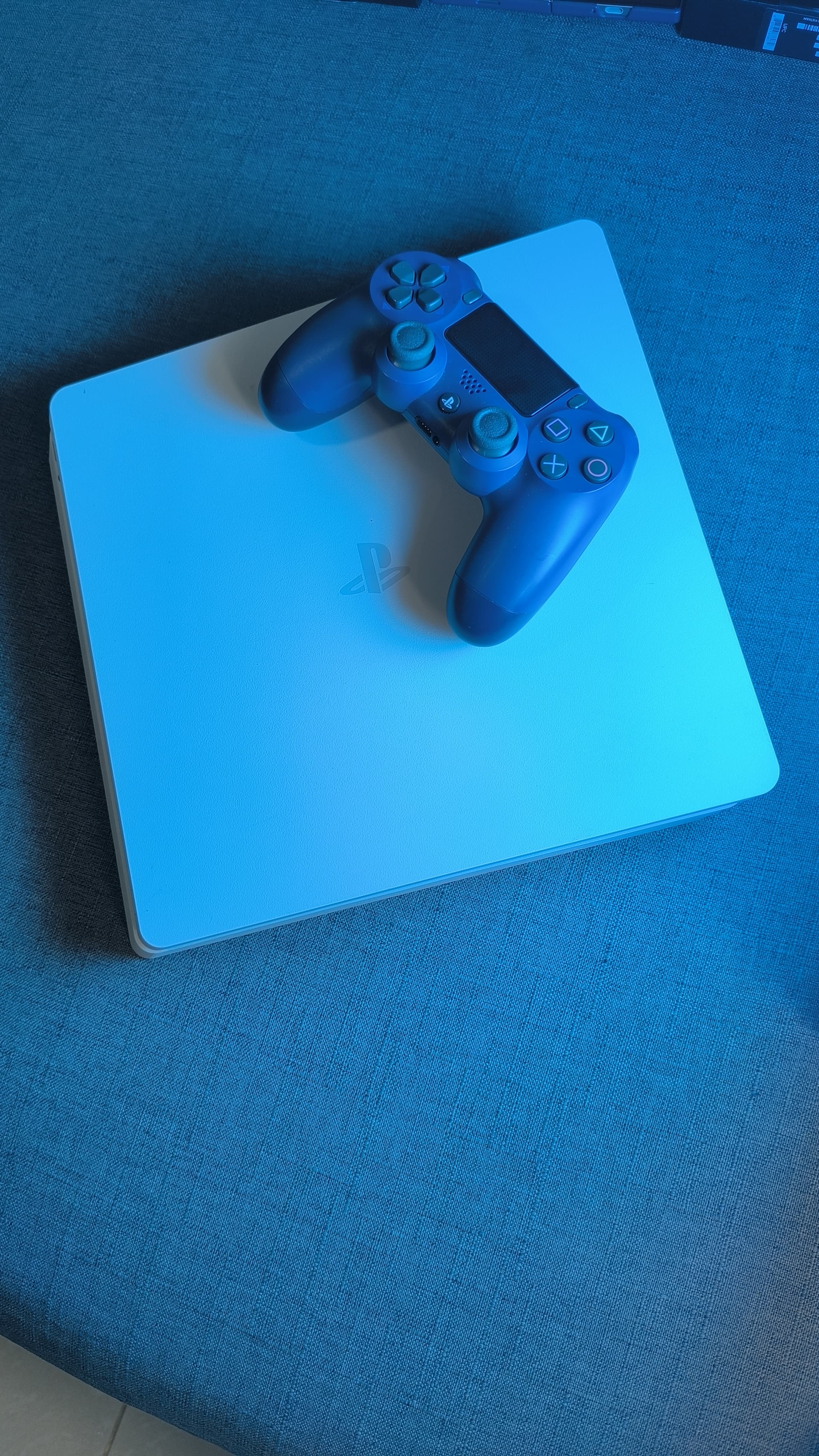 consolas y videojuegos - Play 4 con su control  0
