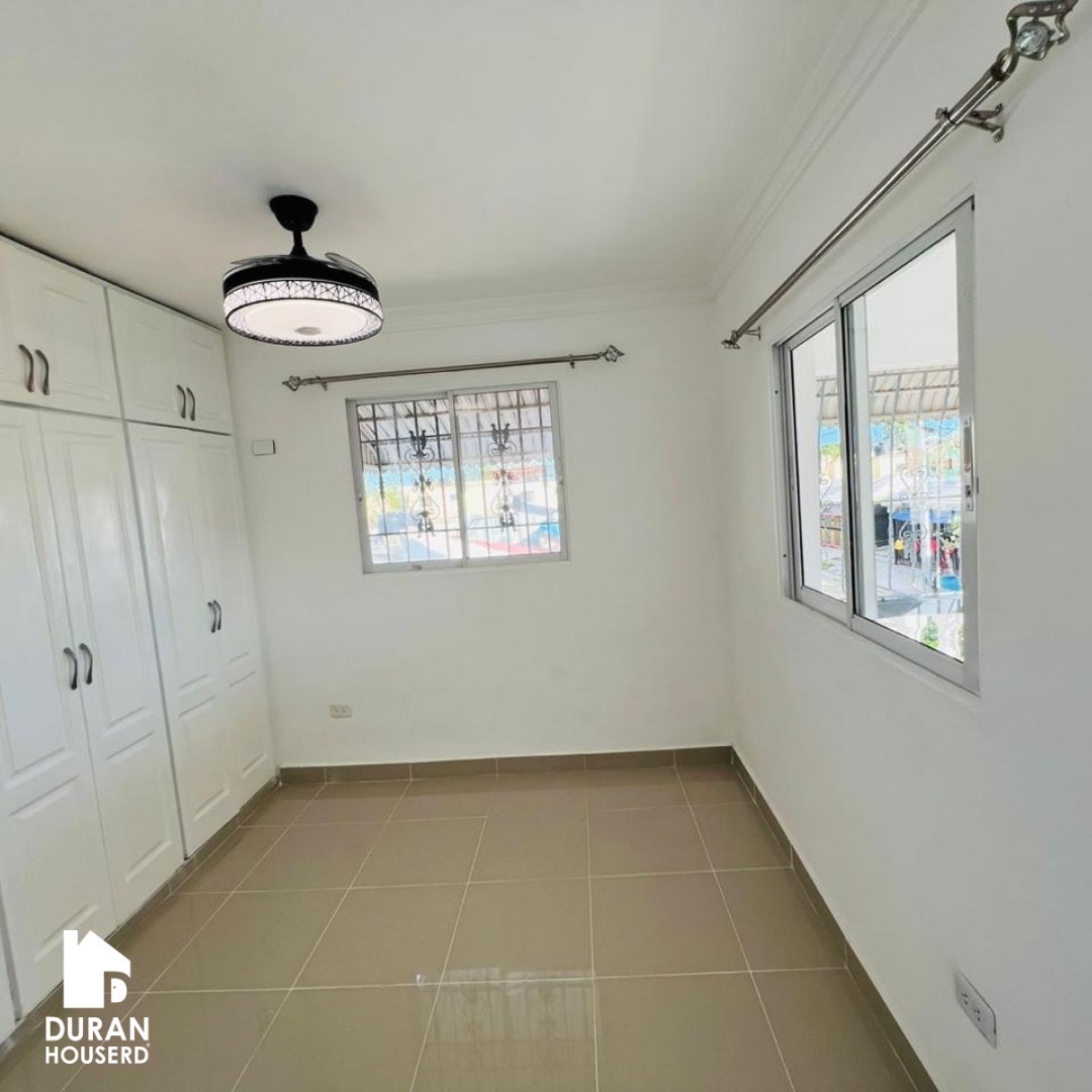 casas - venta de casa en la charles de Gaulle santo Domingo este  2